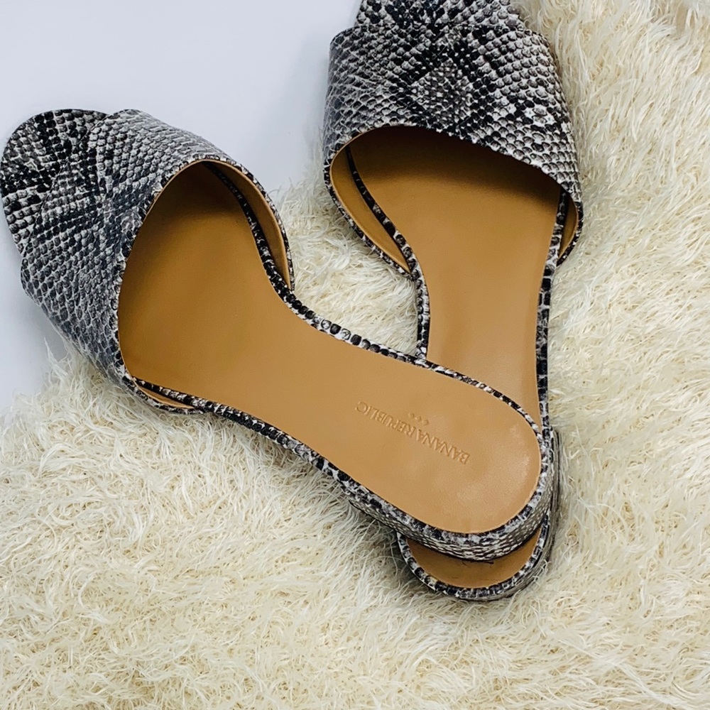 🌸 SOLD 🌸 Banana Republic | Snake Skin Sandals - Picture 3 of 5
